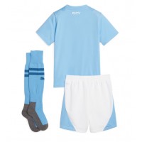 Camiseta Manchester City Primera Equipación para niños 2023-24 manga corta (+ pantalones cortos)